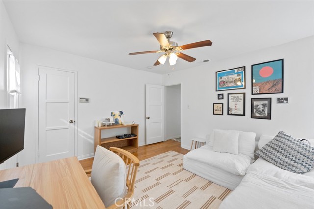 Detail Gallery Image 23 of 42 For 3989 Coolidge, Los Angeles,  CA 90066 - 3 Beds | 2 Baths