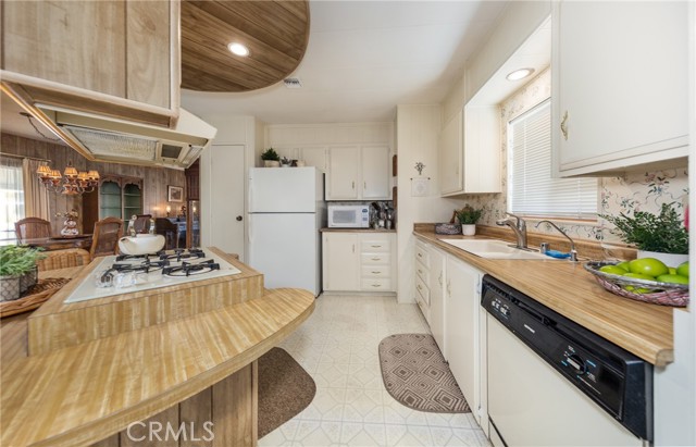 Detail Gallery Image 9 of 23 For 1423 Century, Redlands,  CA 92374 - 2 Beds | 2 Baths