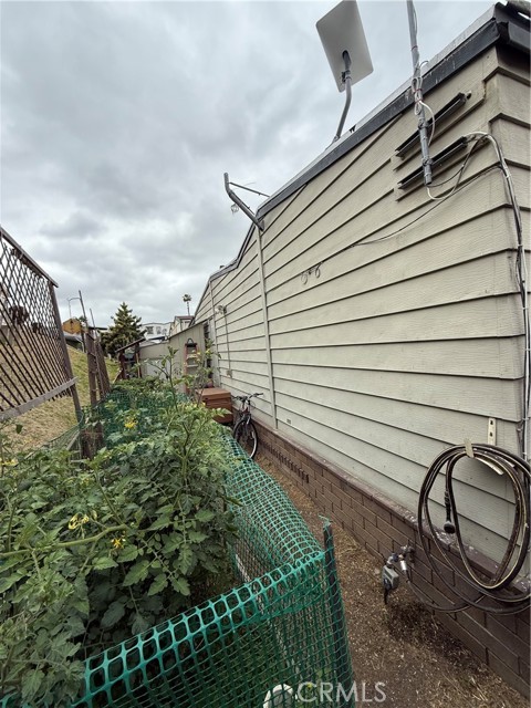 Image 21 of 26 For 2601 Victoria Street 373