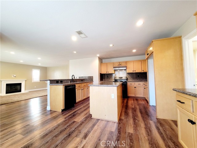 Detail Gallery Image 18 of 23 For 11223 Evergreen Loop, Corona,  CA 92883 - 4 Beds | 3/1 Baths