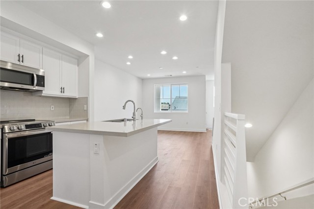 Detail Gallery Image 7 of 21 For 107 N First Ave, Upland,  CA 91786 - 3 Beds | 3 Baths