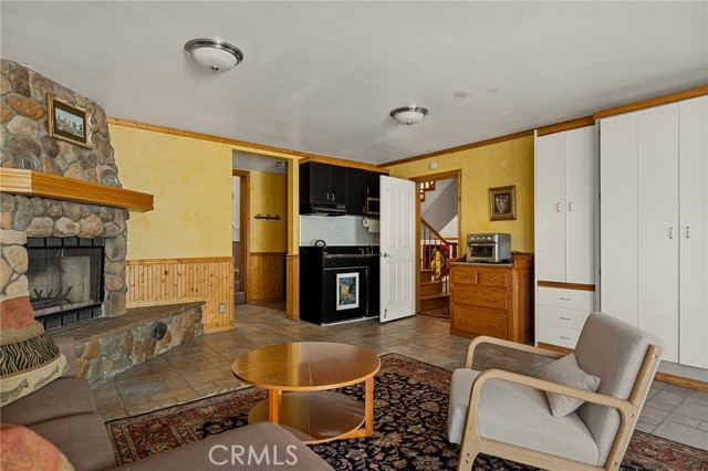 Detail Gallery Image 9 of 50 For 971 Grass Valley, Lake Arrowhead,  CA 92352 - 3 Beds | 4 Baths