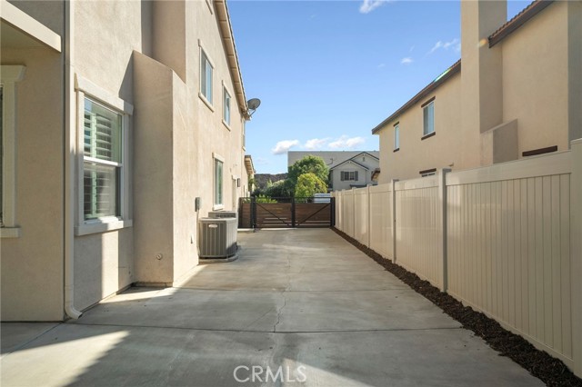 34932 Middlecoff Ct, Beaumont, CA 92223 photo 6