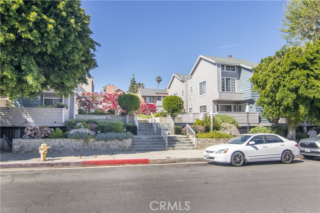 Detail Gallery Image 1 of 21 For 20235 Keswick St #102,  Winnetka,  CA 91306 - 2 Beds | 2 Baths