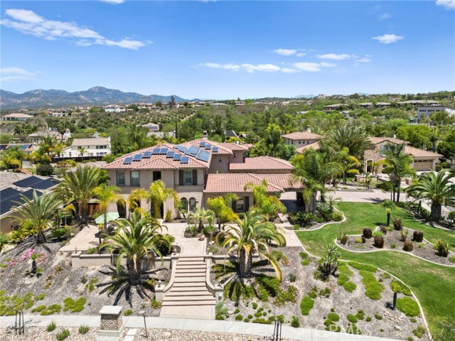 15020 Applewood Court, San Diego CA: https://media.crmls.org/medias/f19fc1ab-0d81-4da1-ae9a-2778f920ec1c.jpg