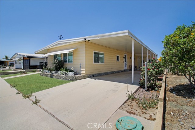 1180 Camino Del Rancho, Hemet CA: https://media.crmls.org/medias/f1a052f4-c08c-4171-84fe-558adfd052fa.jpg