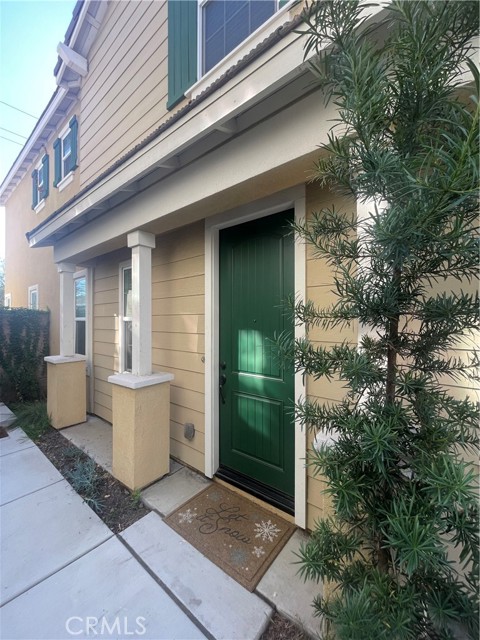 Detail Gallery Image 2 of 20 For 2076 E Bulletin Privado, Ontario,  CA 91764 - 4 Beds | 2/1 Baths