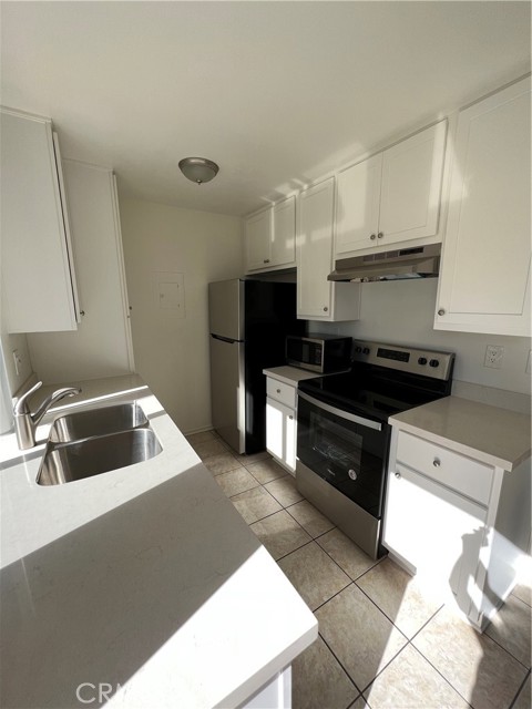 Detail Gallery Image 4 of 13 For 23224 Orange Ave #5,  Lake Forest,  CA 92630 - 1 Beds | 1 Baths