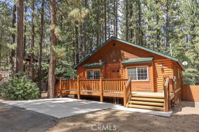 Detail Gallery Image 1 of 45 For 41952 Mapleleaf Dr, Big Bear Lake,  CA 92315 - 3 Beds | 2 Baths