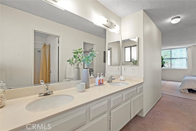 Detail Gallery Image 11 of 28 For 4141 via Marisol #215,  Los Angeles,  CA 90042 - 2 Beds | 2 Baths