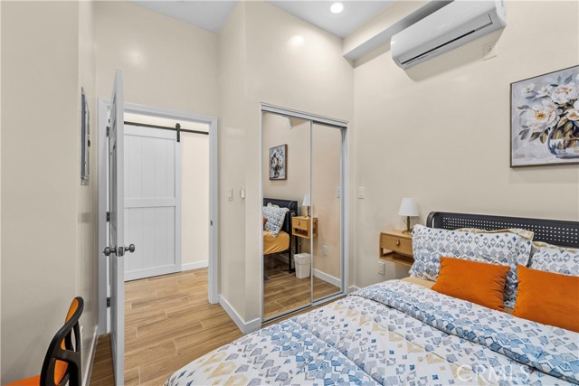 Detail Gallery Image 23 of 33 For 6920 1/2 Loma Verde, Canoga Park,  CA 91303 - 3 Beds | 3 Baths