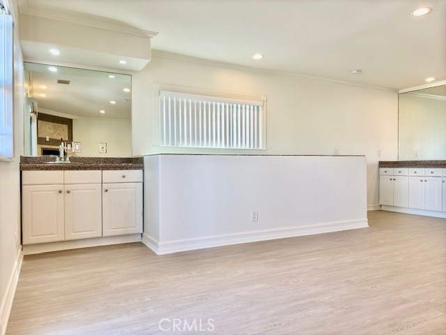 https://media.crmls.org/medias/f1a3762b-3947-415b-80d1-251bde246354.jpg?preset=X-Large