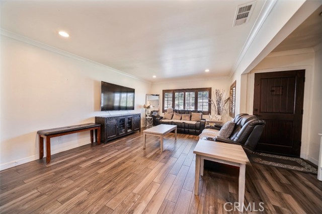 6246 Knox Avenue, Fontana CA: https://media.crmls.org/medias/f1a4ab2e-d092-4e15-8e20-c7c9b5547df5.jpg