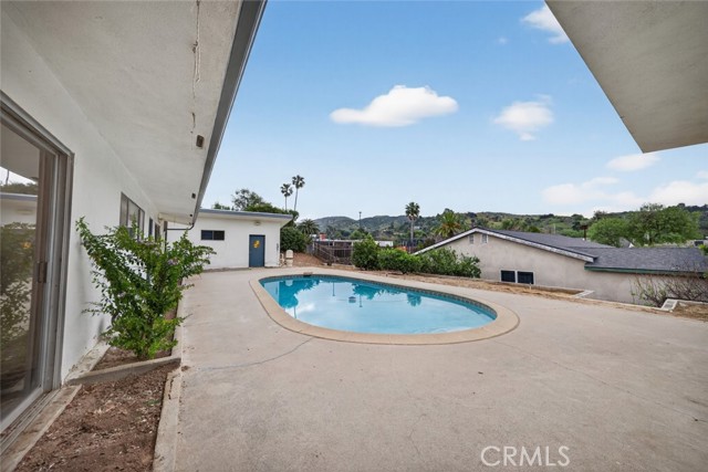 Detail Gallery Image 37 of 45 For 10346 Siesta Dr, Sunland,  CA 91040 - 2 Beds | 3 Baths