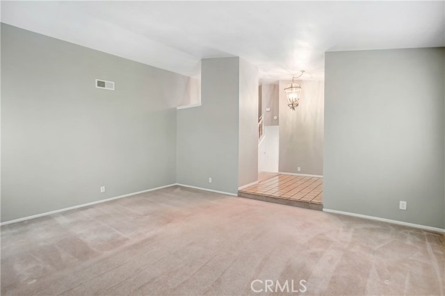 275 Burnett Avenue photo 5