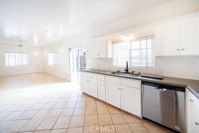 Detail Gallery Image 11 of 43 For 570 Emory, Imperial Beach,  CA 91932 - 3 Beds | 2/1 Baths