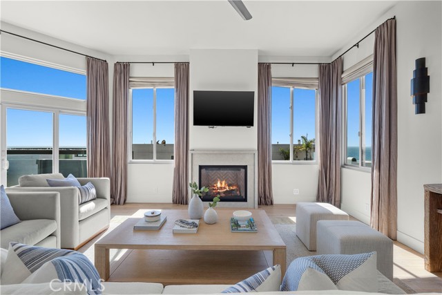 2716 Highland Avenue, Manhattan Beach, California 90266, 3 Bedrooms Bedrooms, ,2 BathroomsBathrooms,Residential,For Sale,Highland,SB25214267