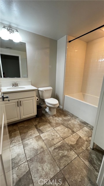 Detail Gallery Image 6 of 11 For 52 Rose Arch #9,  Irvine,  CA 92620 - 2 Beds | 2 Baths