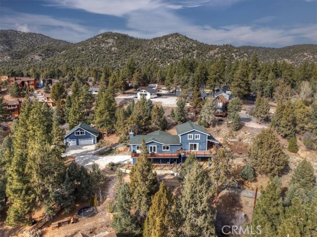 Detail Gallery Image 4 of 73 For 1051 Mound, Big Bear City,  CA 92314 - 4 Beds | 5 Baths