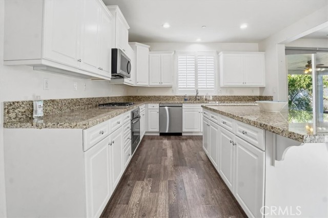 Detail Gallery Image 16 of 44 For 7165 Mystic Cloud, Corona,  CA 92880 - 3 Beds | 2/1 Baths