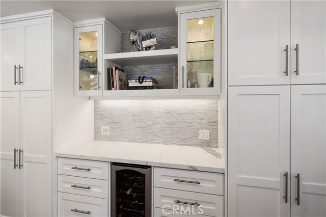 Detail Gallery Image 7 of 32 For 455 Vista Grande, Newport Beach,  CA 92660 - 3 Beds | 2 Baths