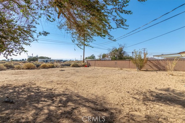 13645 Gilbert St., North Edwards CA: https://media.crmls.org/medias/f1a822ab-1d2c-4ae3-99be-c200c10fb7ee.jpg