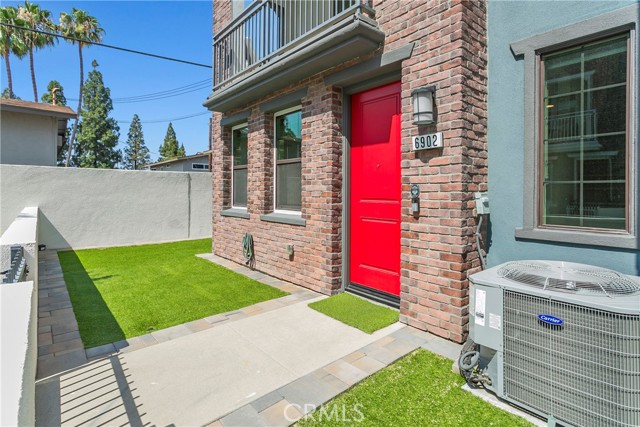 6902 Sagebrush Circle, Buena Park CA: https://media.crmls.org/medias/f1a854b8-4d7d-4f36-bf73-f0bae724a63d.jpg