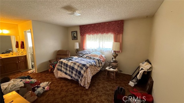 Detail Gallery Image 7 of 19 For 13370 Alta Vista, Victorville,  CA 92395 - 3 Beds | 3 Baths