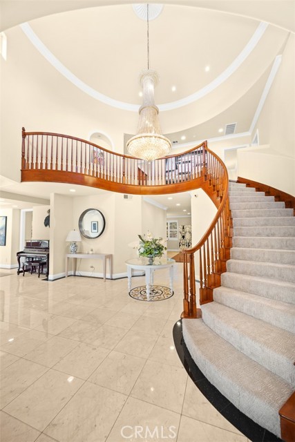 838 Braewood Court, South Pasadena CA: https://media.crmls.org/medias/f1a87ba3-9c79-4654-af87-ab05f4bad8e1.jpg