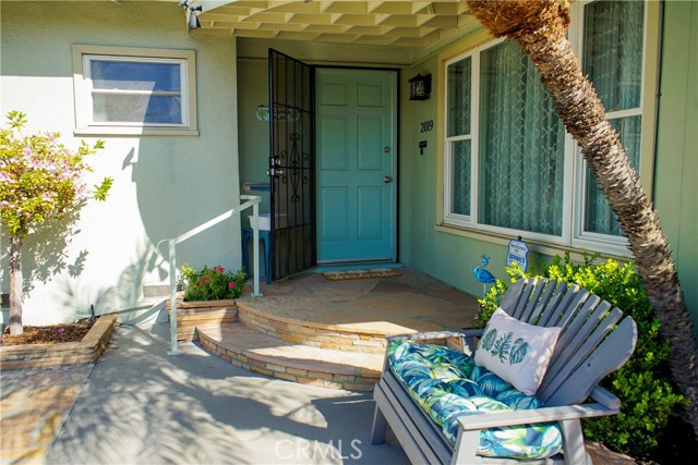 Detail Gallery Image 10 of 65 For 2019 Valencia, Santa Ana,  CA 92706 - 4 Beds | 2 Baths