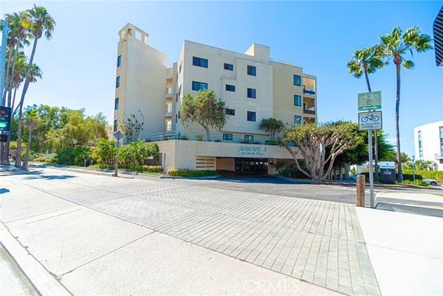 520 The Village, Redondo Beach, California 90277, 2 Bedrooms Bedrooms, ,2 BathroomsBathrooms,Residential,Sold,The Village,PW22208264