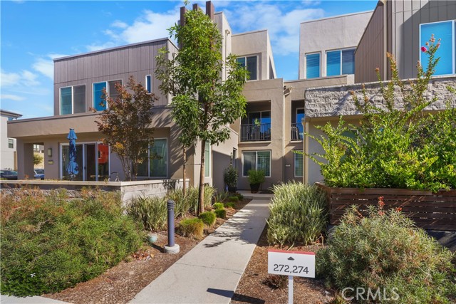 Detail Gallery Image 2 of 27 For 274 Novel, Irvine,  CA 92618 - 3 Beds | 3/1 Baths