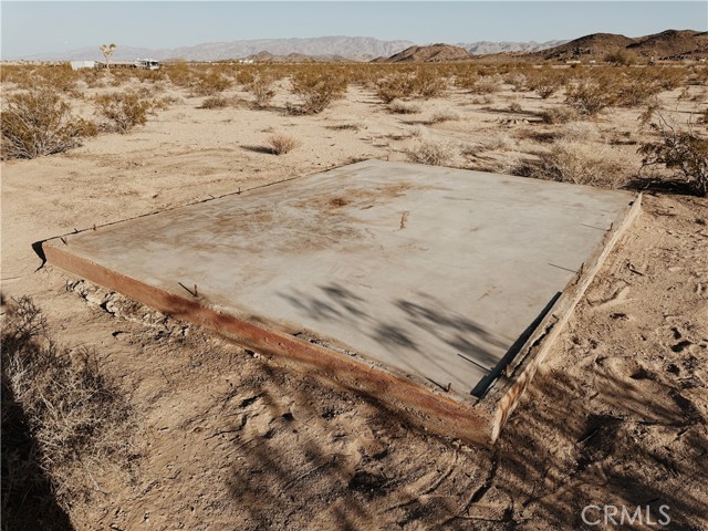 1853 Winfield Road, Joshua Tree CA: https://media.crmls.org/medias/f1a9a7e1-551c-42b6-b71a-c49a52b7a500.jpg