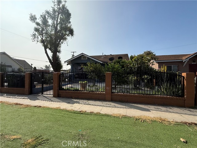 Detail Gallery Image 7 of 7 For 1300 W 71st, Los Angeles,  CA 90044 - – Beds | – Baths