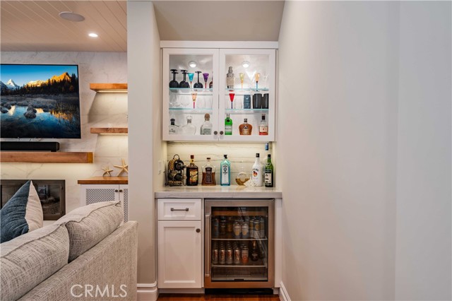 6561 Horseshoe Lane, Huntington Beach CA: https://media.crmls.org/medias/f1ab00ea-c53d-4be9-9188-e17bf0abf093.jpg
