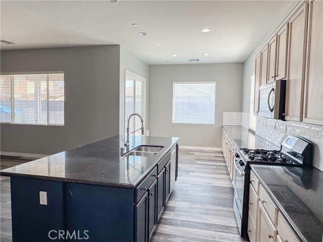 Detail Gallery Image 24 of 56 For 15527 Avanti Dr, Bakersfield,  CA 93314 - 4 Beds | 3/1 Baths