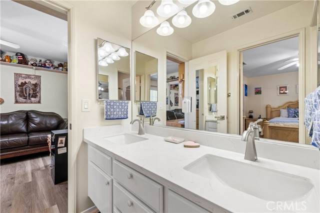 29508 Alyssum Lane, Canyon Country CA: https://media.crmls.org/medias/f1abbc18-b22f-4ad1-ba6d-77fc87d97c4a.jpg