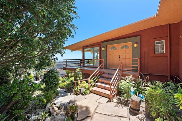 28751 Top Of The World, Laguna Beach CA: https://media.crmls.org/medias/f1ac5119-9fbf-4e9d-b108-f6f9b61348b9.jpg