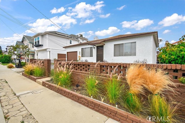 2009 Graham Avenue, Redondo Beach, California 90278, ,Residential Income,Sold,Graham,SB23143198