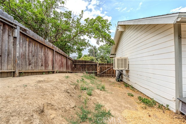 22510 Eagle Way, Tehachapi CA: https://media.crmls.org/medias/f1ad02ec-9830-4c51-b61d-bc8808fcedb2.jpg