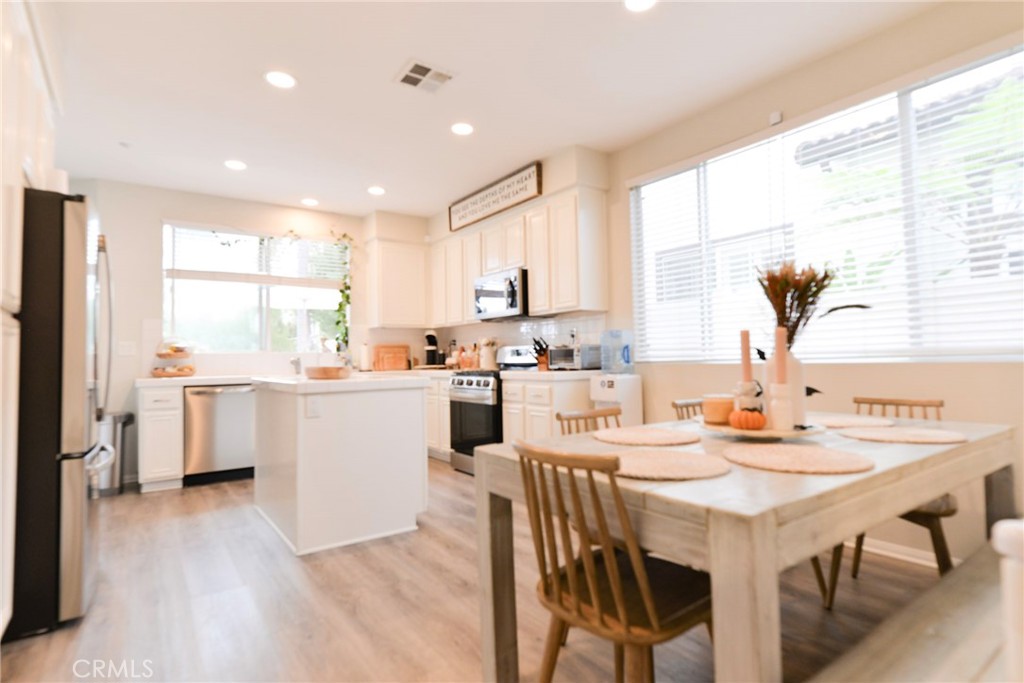 MLS #OC25237983 image #5