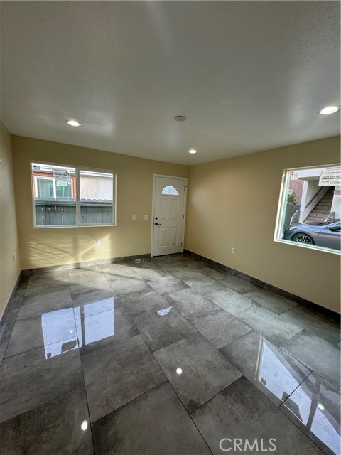 Detail Gallery Image 4 of 7 For 3538 1/4 W 108th St #3538 1/4,  Inglewood,  CA 90303 - 1 Beds | 1 Baths