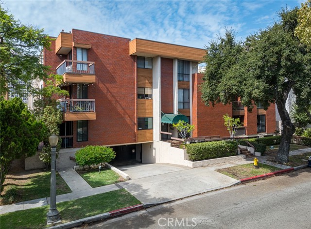 Detail Gallery Image 1 of 1 For 511 N Jackson St #101,  Glendale,  CA 91206 - 2 Beds | 2 Baths