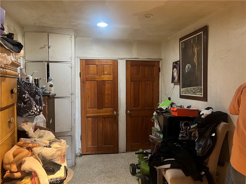 https://media.crmls.org/medias/f1adcd59-d2f7-4e54-816a-70044aa6f0a0.jpg?preset=X-Large