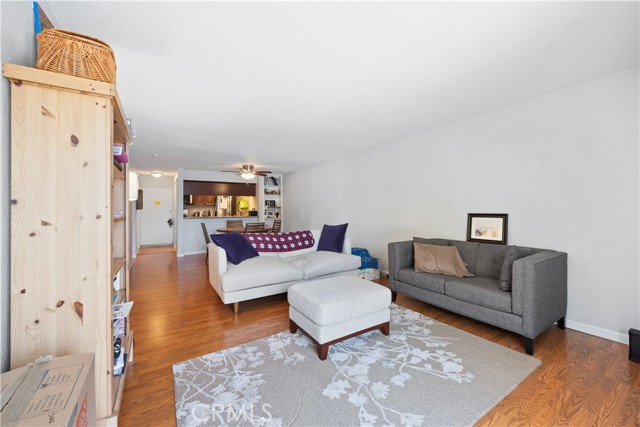 1919 E Beverly Way, Long Beach CA: https://media.crmls.org/medias/f1aeb411-b32a-435f-a93f-eb2e92ca8836.jpg