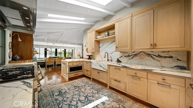 Detail Gallery Image 14 of 45 For 27 Emerald Bay, Laguna Beach,  CA 92651 - 4 Beds | 5/1 Baths
