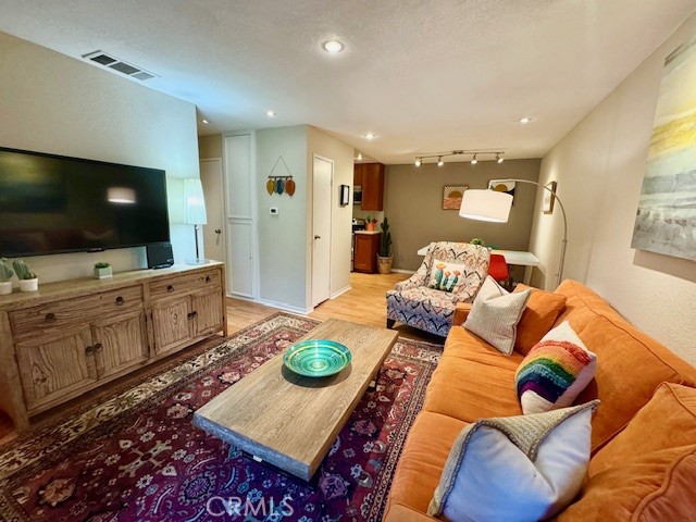 Detail Gallery Image 6 of 75 For 2810 N Arcadia Ct #208,  Palm Springs,  CA 92262 - 1 Beds | 1 Baths