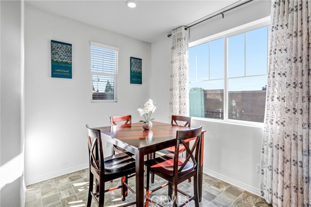 Detail Gallery Image 8 of 41 For 16681 Wyndham Ln #8,  Fontana,  CA 92336 - 3 Beds | 2/1 Baths