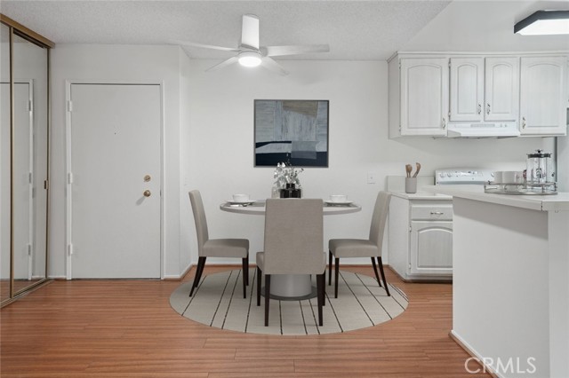 23515 Lyons Avenue, Valencia CA: https://media.crmls.org/medias/f1af8e2f-cf0b-46e3-aab1-ac811853dc4d.jpg