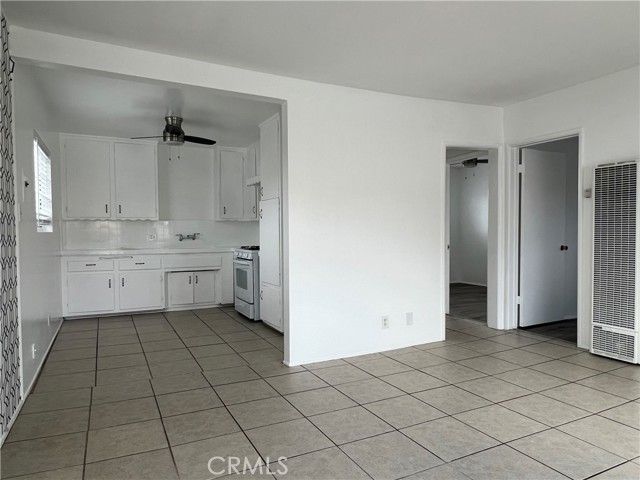 Detail Gallery Image 2 of 7 For 2612 Nelson Ave #6,  Redondo Beach,  CA 90278 - 2 Beds | 1 Baths